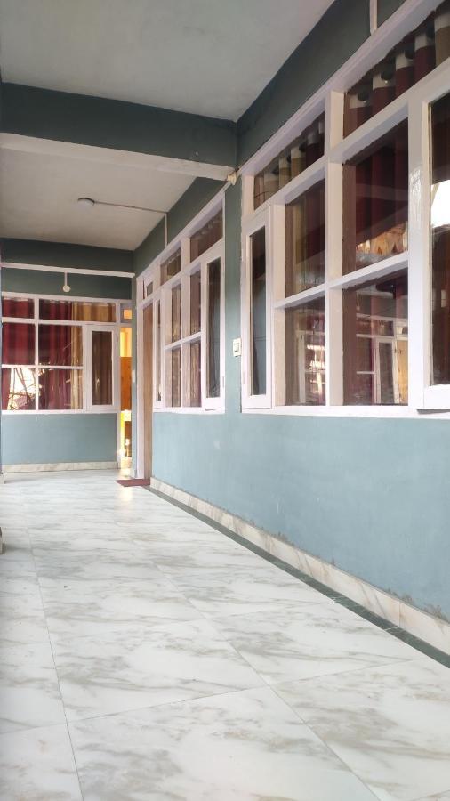 The Prasher Lodge Mall Road Manali Exterior foto