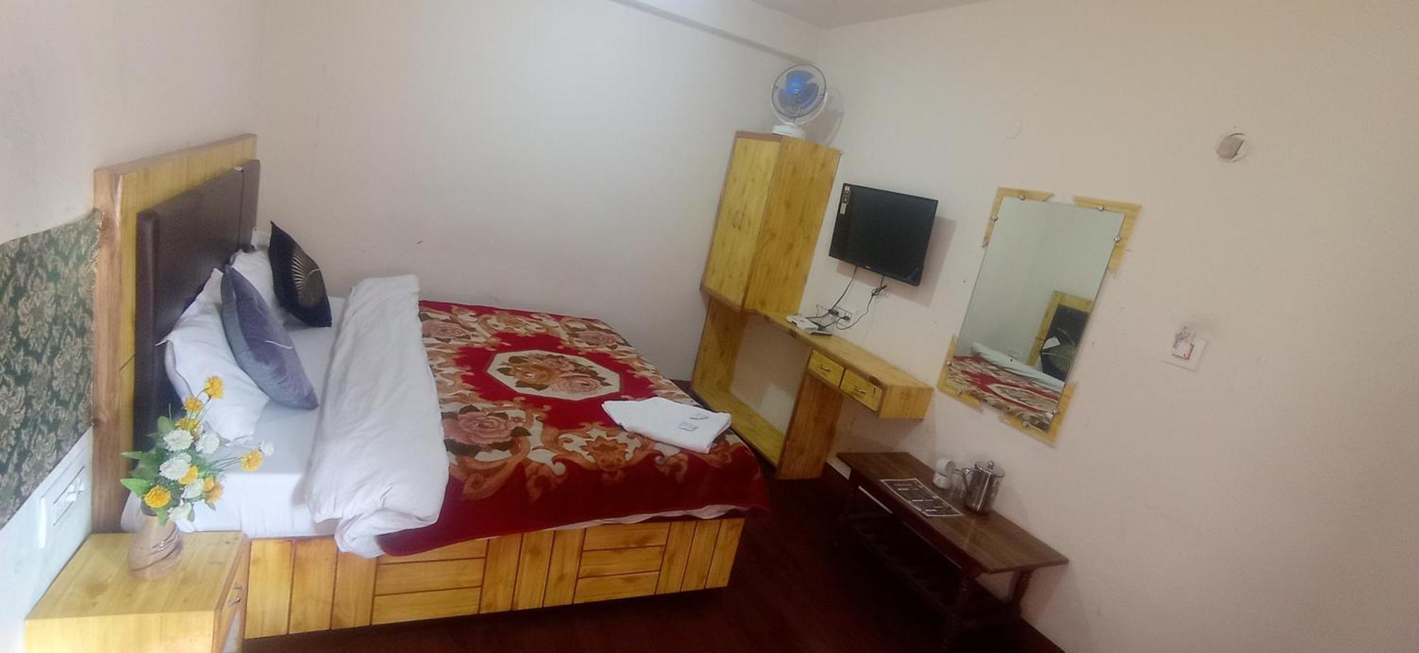 The Prasher Lodge Mall Road Manali Exterior foto