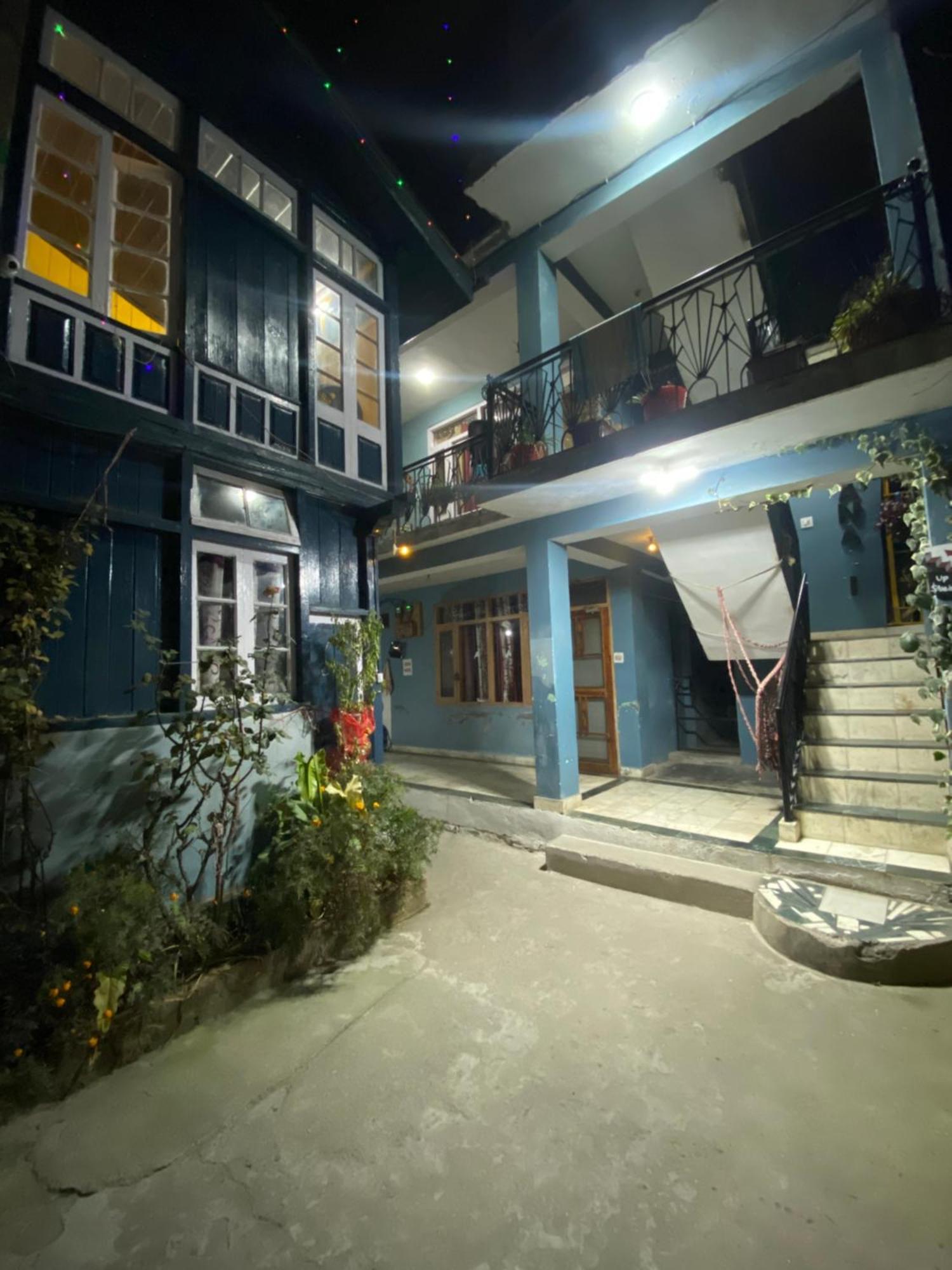 The Prasher Lodge Mall Road Manali Exterior foto