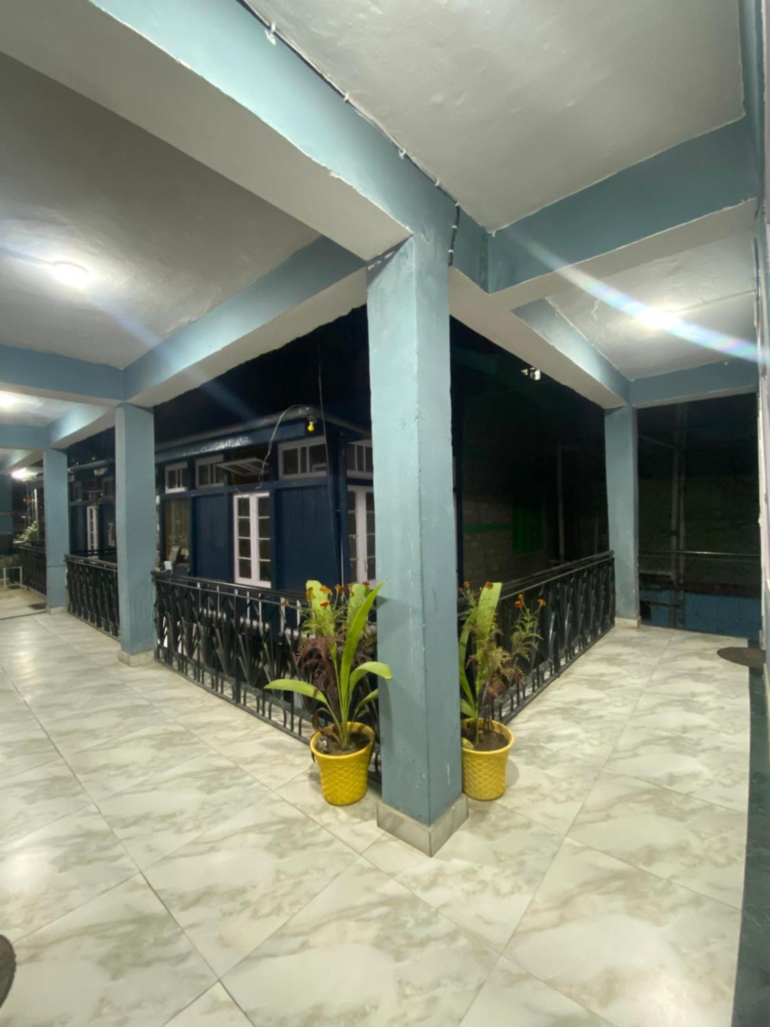 The Prasher Lodge Mall Road Manali Exterior foto